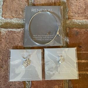NWT Origami Owl Renewal Bracelet w/ Dog Paw & Prism Charms